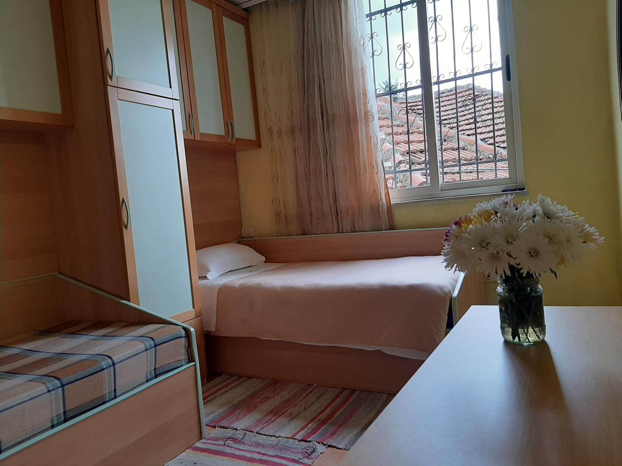 Enki'S Guesthouse تيرانا المظهر الخارجي الصورة